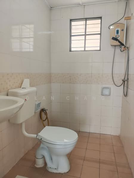 Apartment for Rent at Pangsapuri Seri Meranti - Dean Chang - Bathroom - PropertyGuru.com.my