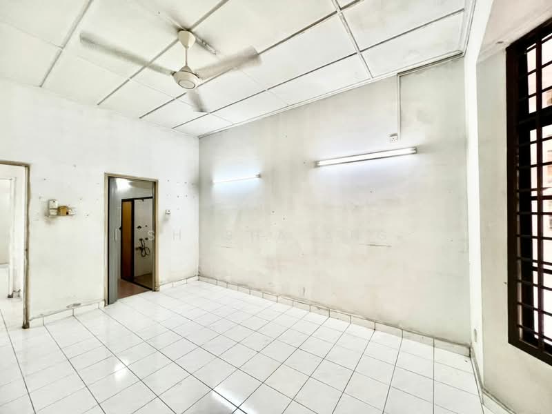 1.5-storey Terraced House for Sale in Taman Molek (Johor Bahru) - Shasha Ang - Interior - PropertyGuru.com.my