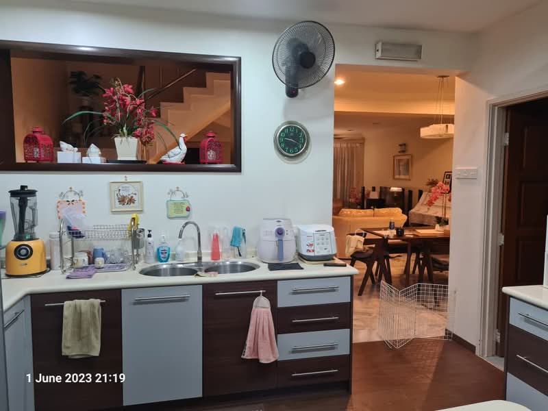 2.5-storey Terraced House for Sale in Bayan Hill Homes (Puchong) - Shanice Low - Kitchen - PropertyGuru.com.my