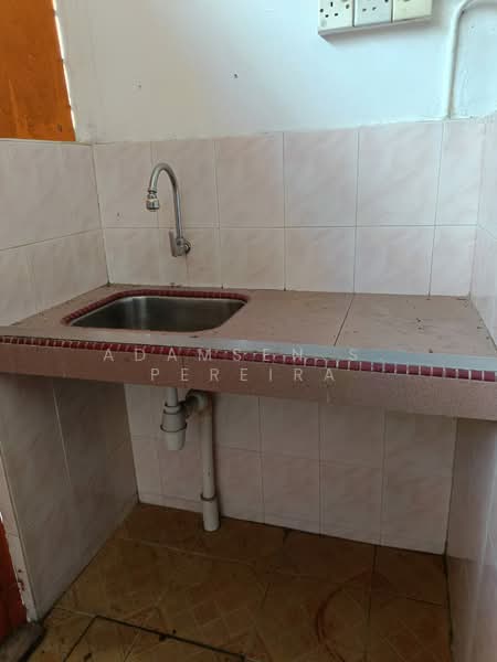 Rumah Teres untuk Dijual di Taman Oakland (Bukit Kepayang) - Adamsen S. Pereira - Kitchen - PropertyGuru.com.my