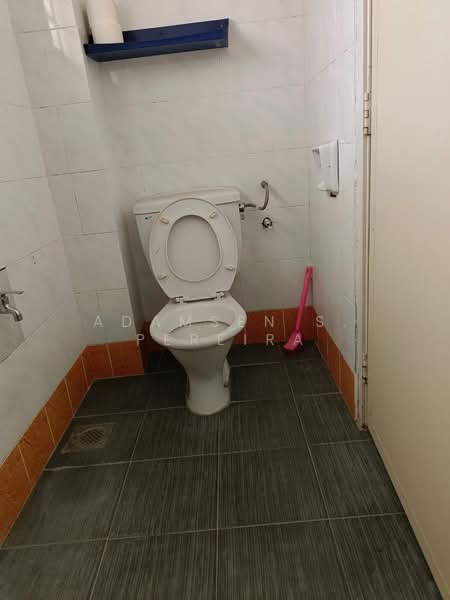 Rumah Teres untuk Dijual di Taman Oakland (Bukit Kepayang) - Adamsen S. Pereira - Bathroom - PropertyGuru.com.my