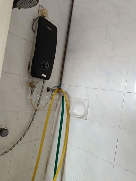 Rumah Teres untuk Dijual di Taman Oakland (Bukit Kepayang) - Adamsen S. Pereira - Bathroom - PropertyGuru.com.my