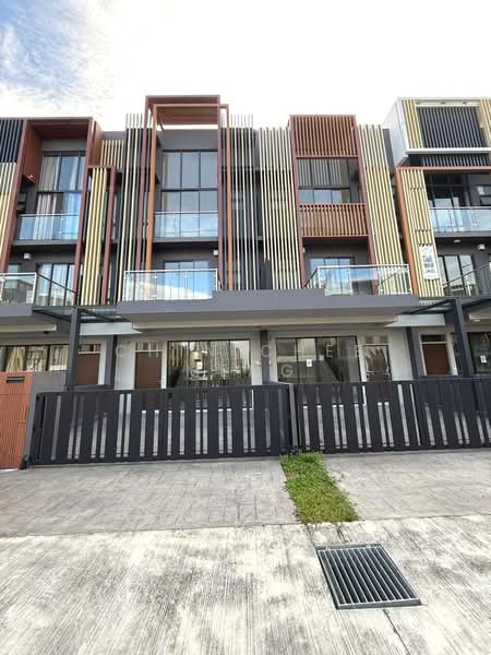 Rumah Teres 3 Tingkat untuk Dijual di BANDAR PUCHONG JAYA (Puchong) - Chin Chee Meng - PropertyGuru.com.my