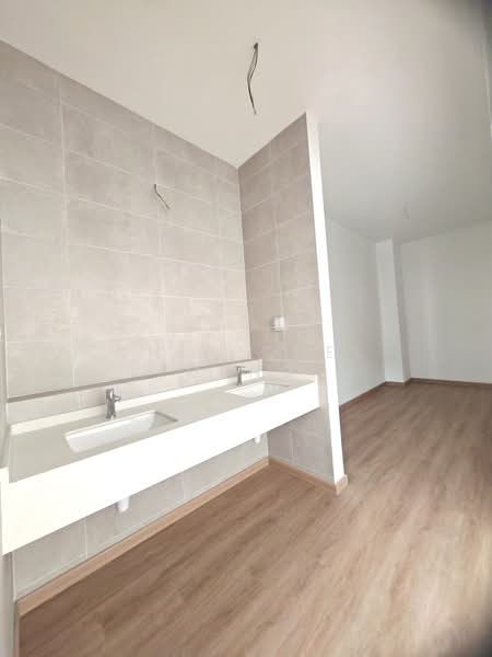 3-storey Terraced House for Sale in Taman Puchong Legenda (Puchong) - Chin Chee Meng - PropertyGuru.com.my
