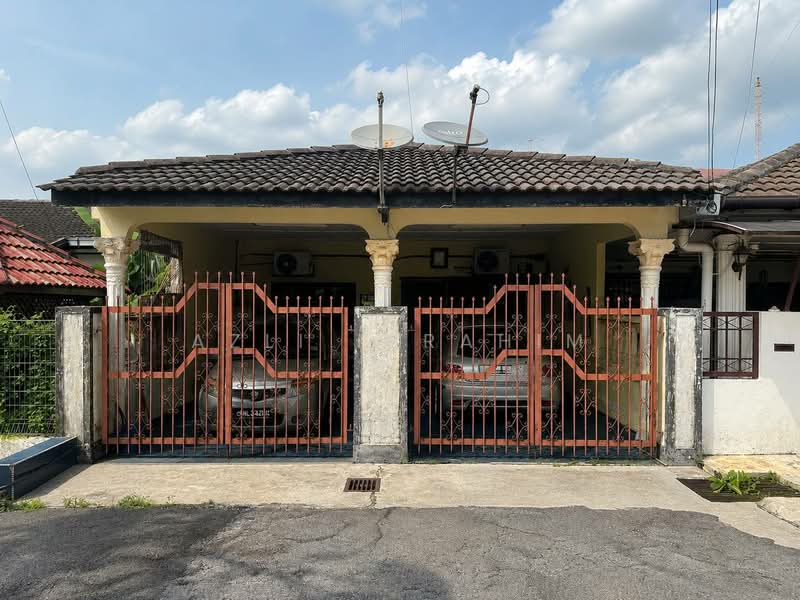 1-storey Terraced House for Sale in Taman Mesra (Kajang) - Azli Ibrahim - Exterior - PropertyGuru.com.my