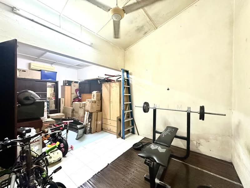 1-storey Terraced House for Sale in Taman Mesra (Kajang) - Azli Ibrahim - Gym - PropertyGuru.com.my