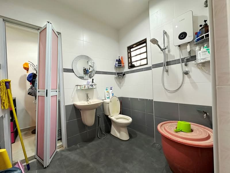 2-storey Terraced House for Sale in Bandar Bukit Tinggi 2 (Klang) - Elaine Teng - Bathroom - PropertyGuru.com.my