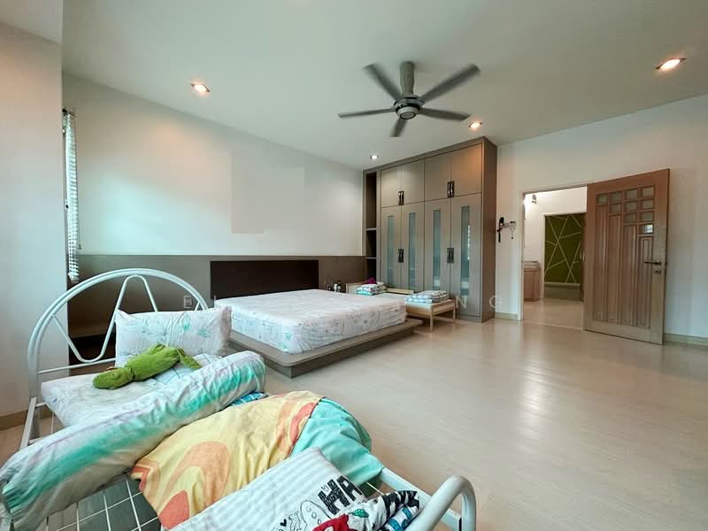 2-storey Terraced House for Sale in Bandar Bukit Tinggi 2 (Klang) - Elaine Teng - Bedroom - PropertyGuru.com.my