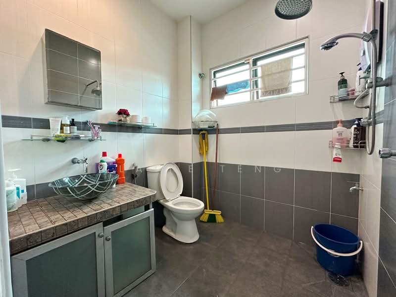 2-storey Terraced House for Sale in Bandar Bukit Tinggi 2 (Klang) - Elaine Teng - Bathroom - PropertyGuru.com.my