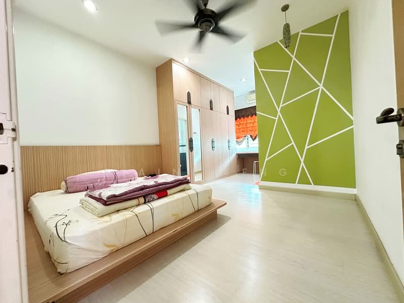 2-storey Terraced House for Sale in Bandar Bukit Tinggi 2 (Klang) - Elaine Teng - Bedroom - PropertyGuru.com.my
