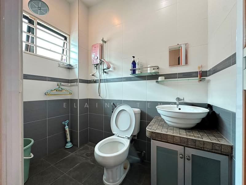 2-storey Terraced House for Sale in Bandar Bukit Tinggi 2 (Klang) - Elaine Teng - Bathroom - PropertyGuru.com.my