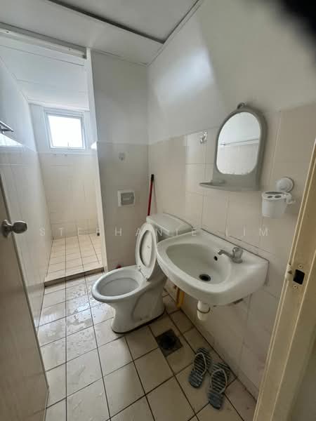 Pangsapuri untuk Disewa di Symphony Park - Stephanie Lim - Bathroom - PropertyGuru.com.my