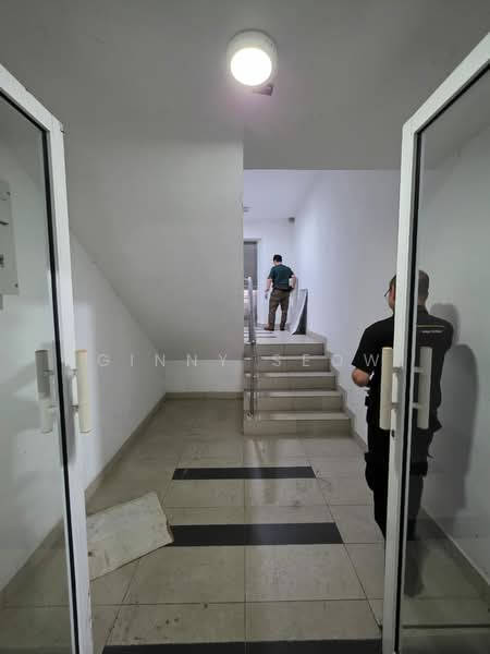 Shop / Office for Rent in Bandar Puteri Puchong (Puchong) - Ginny Seow - Entrance - PropertyGuru.com.my