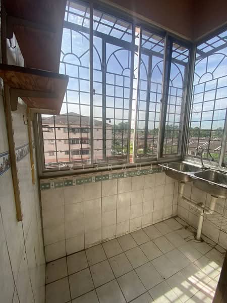 Apartment for Sale at Pangsapuri Nuri - Azizirrahim . - Kitchen - PropertyGuru.com.my