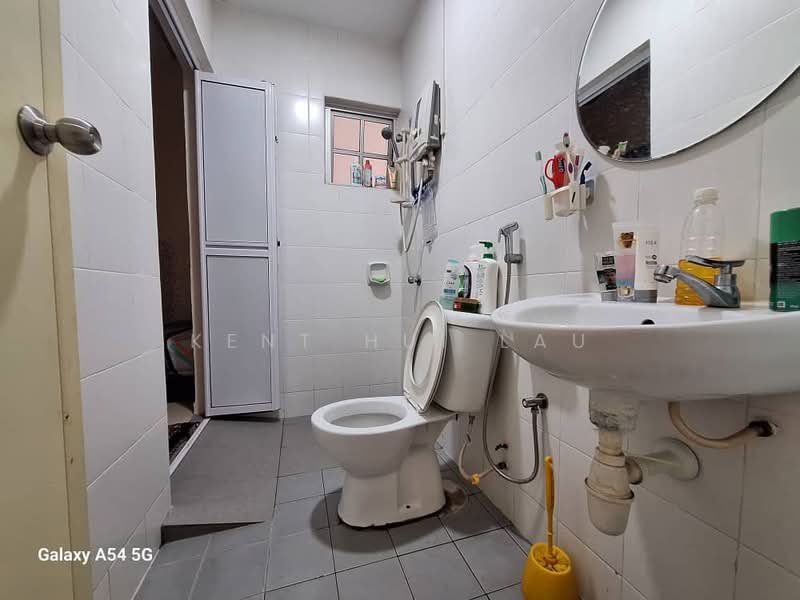 2-storey Terraced House for Rent in Seri Kembangan (Selangor) - KENT HUI LAU - Bathroom - PropertyGuru.com.my