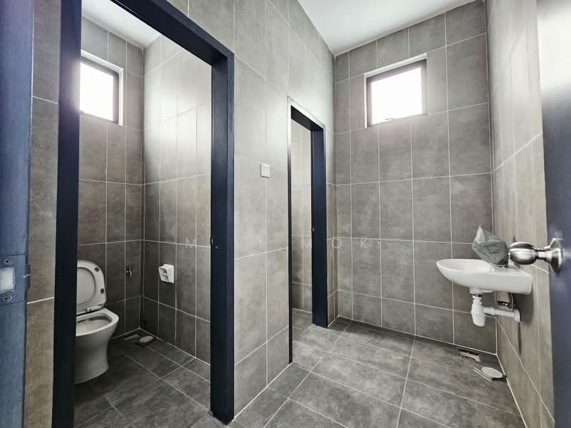 Kilang untuk Disewa di Eco Business Park 1 (Johor Bahru) - M.L. Mok - Bathroom - PropertyGuru.com.my