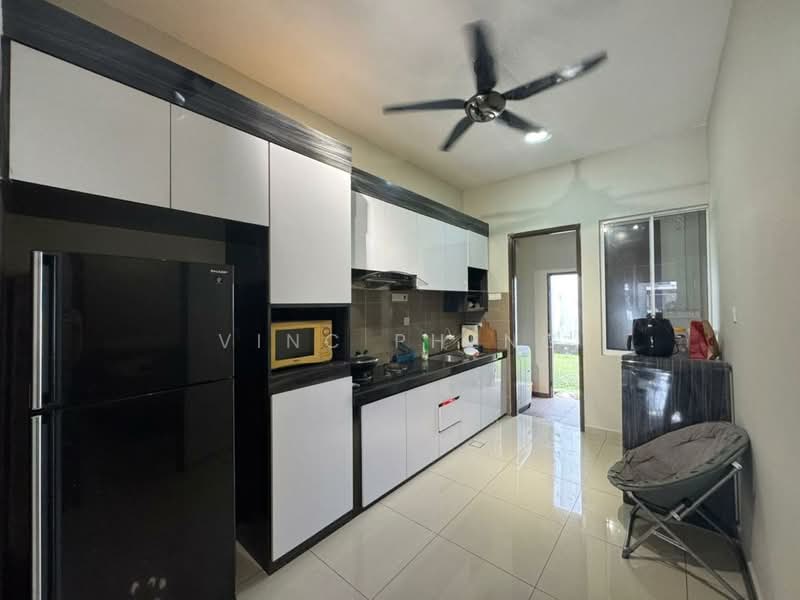 1.5-storey Terraced House for Rent in Bemban (Melaka) - Vinc Pheng - Kitchen - PropertyGuru.com.my