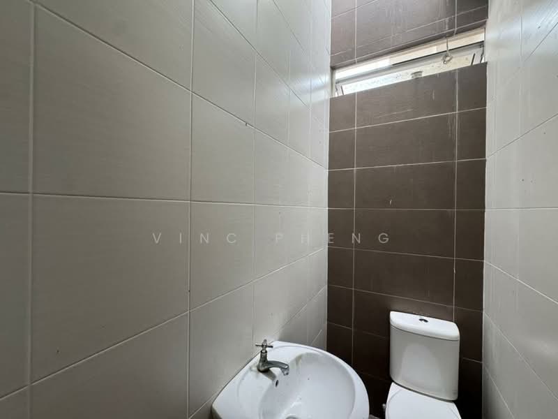 1.5-storey Terraced House for Rent in Bemban (Melaka) - Vinc Pheng - Bathroom - PropertyGuru.com.my