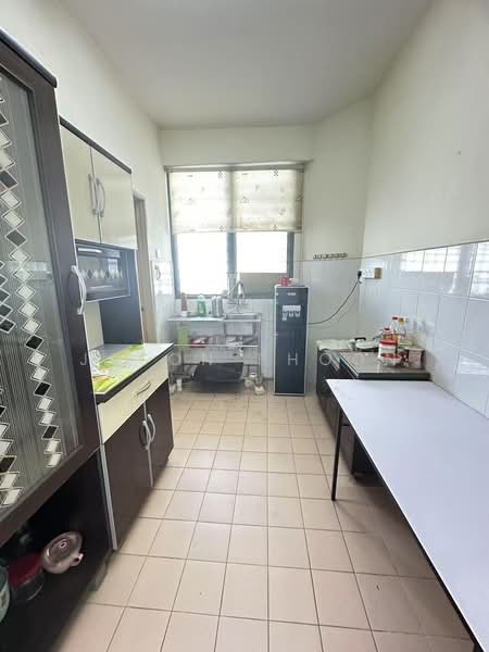 Apartment for Sale at Pangsapuri Seri Cemerlang - Jason Phoon - Kitchen - PropertyGuru.com.my