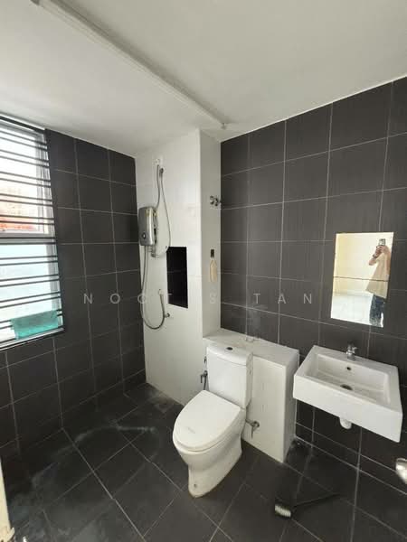 Terraced House for Rent in Masai (Johor) - Noctis Tan - Bathroom - PropertyGuru.com.my