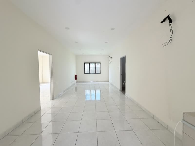Warehouse for Rent in Petaling Jaya (Selangor) - YEN LI WAI - Interior - PropertyGuru.com.my