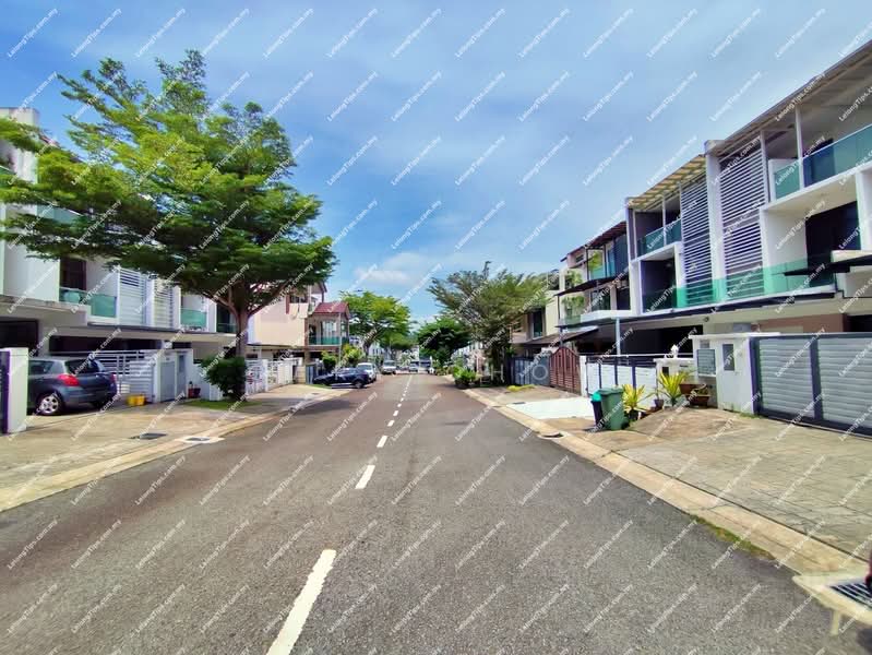Rumah Teres 3 Tingkat untuk Dijual di Taman Damai Utama (Bandar Kinrara) - Gary Chow - Exterior - PropertyGuru.com.my