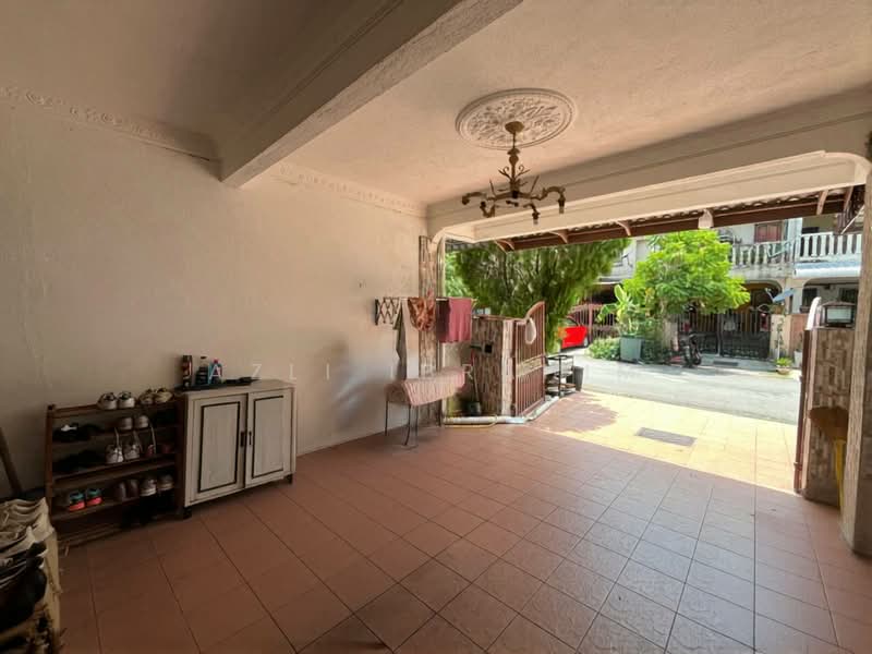 Rumah Teres 2 Tingkat untuk Dijual di Taman Permata (Ulu Kelang) - Azli Ibrahim - Entrance - PropertyGuru.com.my