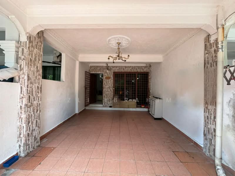 Rumah Teres 2 Tingkat untuk Dijual di Taman Permata (Ulu Kelang) - Azli Ibrahim - Entrance - PropertyGuru.com.my