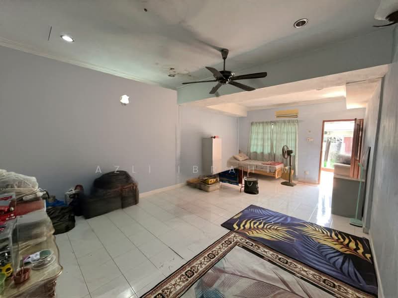 Rumah Teres 2 Tingkat untuk Dijual di Taman Permata (Ulu Kelang) - Azli Ibrahim - Living Room - PropertyGuru.com.my