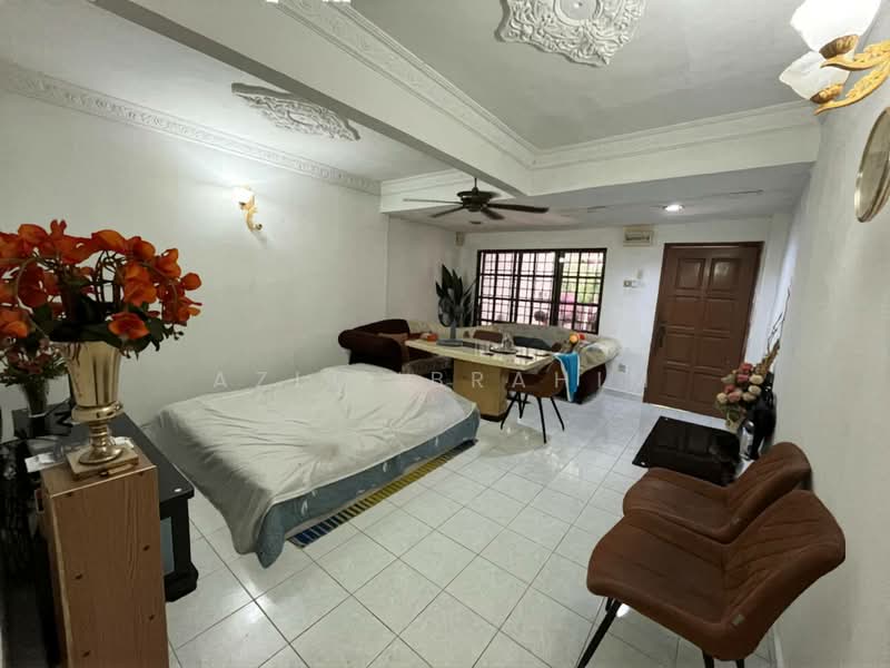 Rumah Teres 2 Tingkat untuk Dijual di Taman Permata (Ulu Kelang) - Azli Ibrahim - Living Room - PropertyGuru.com.my