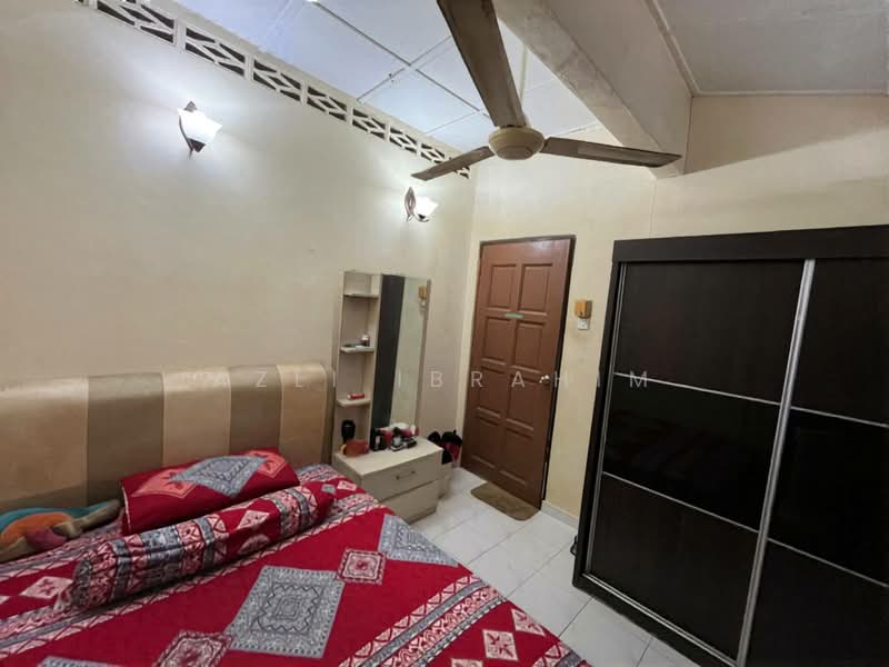 Rumah Teres 2 Tingkat untuk Dijual di Taman Permata (Ulu Kelang) - Azli Ibrahim - Bedroom - PropertyGuru.com.my