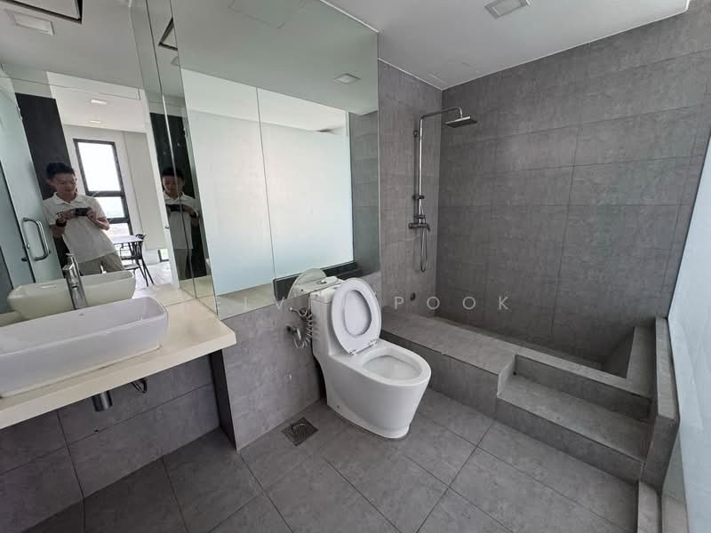 Kediaman Servis untuk Dijual di SkyPark @ Cyberjaya - Kelvin Pook - Bathroom - PropertyGuru.com.my