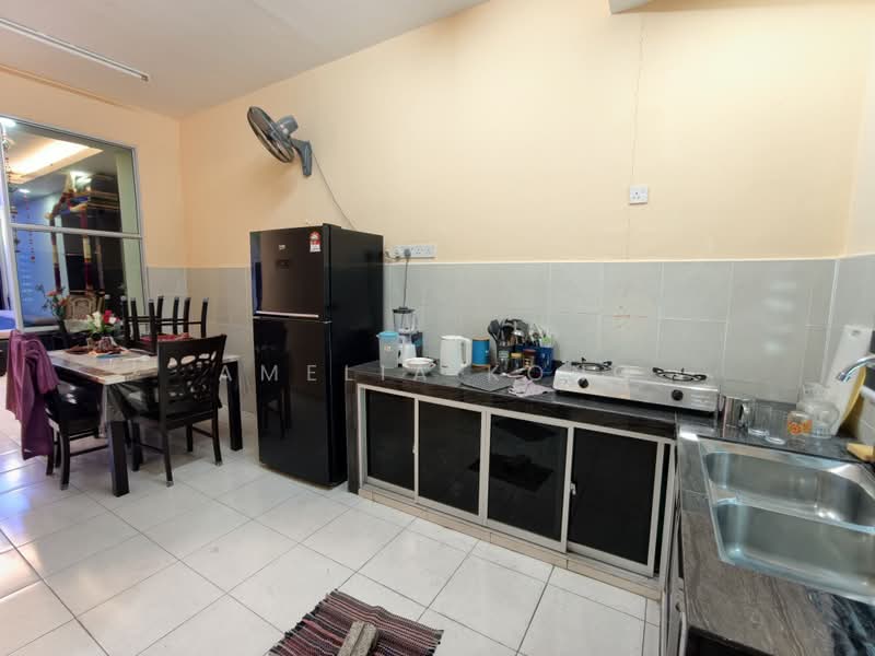 2-storey Terraced House for Rent in Chemor (Perak) - Amelia Kong - Kitchen - PropertyGuru.com.my