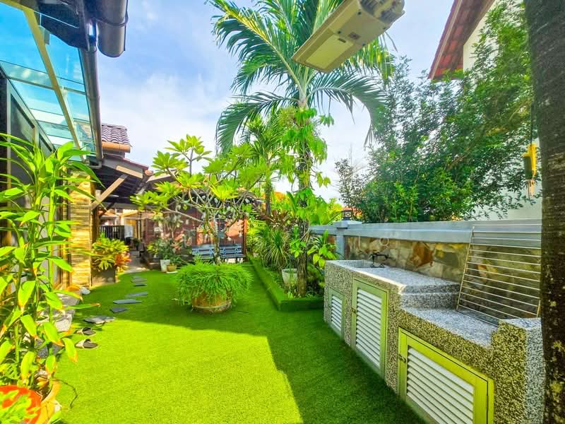 2-storey Terraced House for Sale in Seksyen 35 (Shah Alam) - Zul Syafiq - Garden - PropertyGuru.com.my