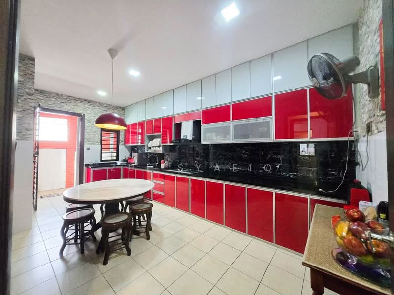 2-storey Terraced House for Sale in Seksyen 35 (Shah Alam) - Zul Syafiq - Kitchen - PropertyGuru.com.my