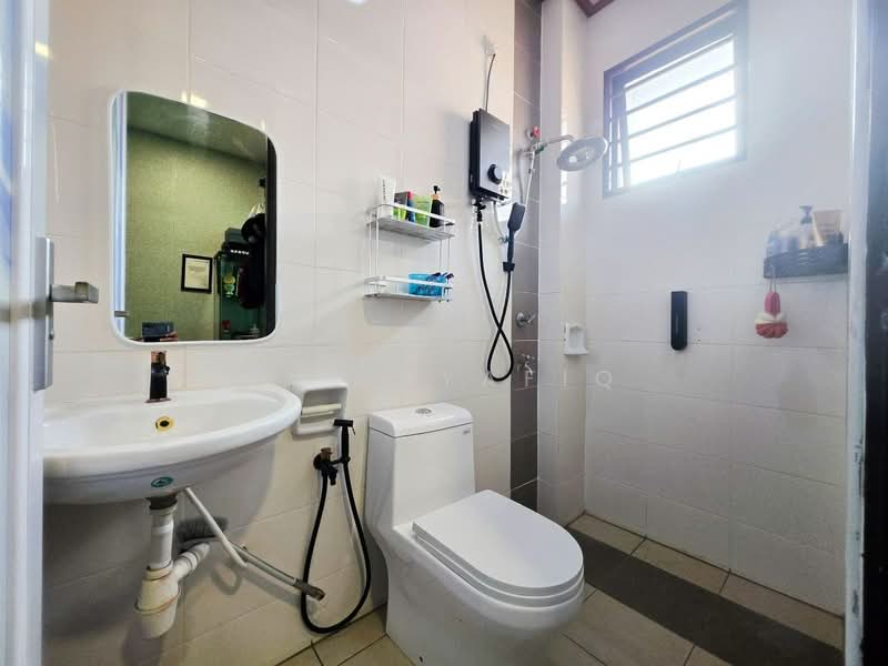 2-storey Terraced House for Sale in Seksyen 35 (Shah Alam) - Zul Syafiq - Bathroom - PropertyGuru.com.my
