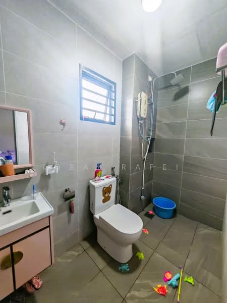 Semi-Detached House for Sale in Taman Tuanku Jaafar (Sungai Gadut) - Iqbal Rafei - Bathroom - PropertyGuru.com.my
