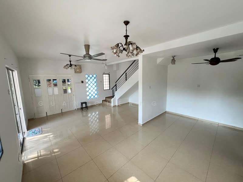 Rumah Teres 2 Tingkat untuk Dijual di Seksyen U13 (Setia Alam) - Guan Cherng Lim - Living Room - PropertyGuru.com.my