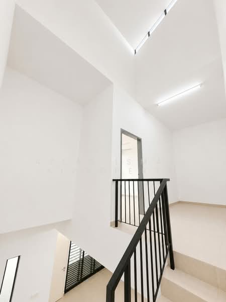 2-storey Terraced House for Sale in Bandar Putra (Kulai) - Azlan Ismail aiproperty - Interior - PropertyGuru.com.my