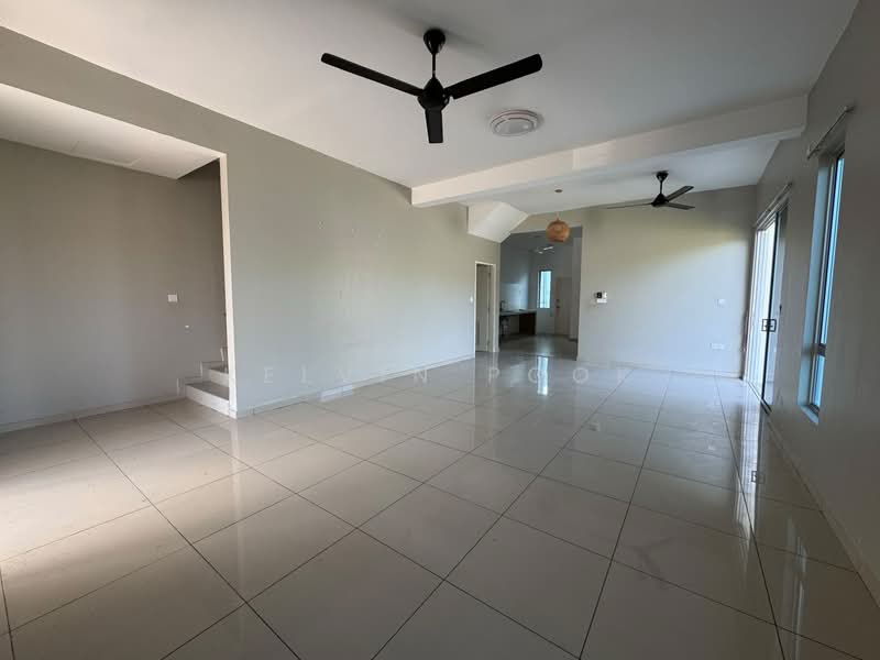 Rumah Teres 2 Tingkat untuk Dijual di Bandar Sri Sendayan (Negeri Sembilan) - Kelvin Pook - Living Room - PropertyGuru.com.my