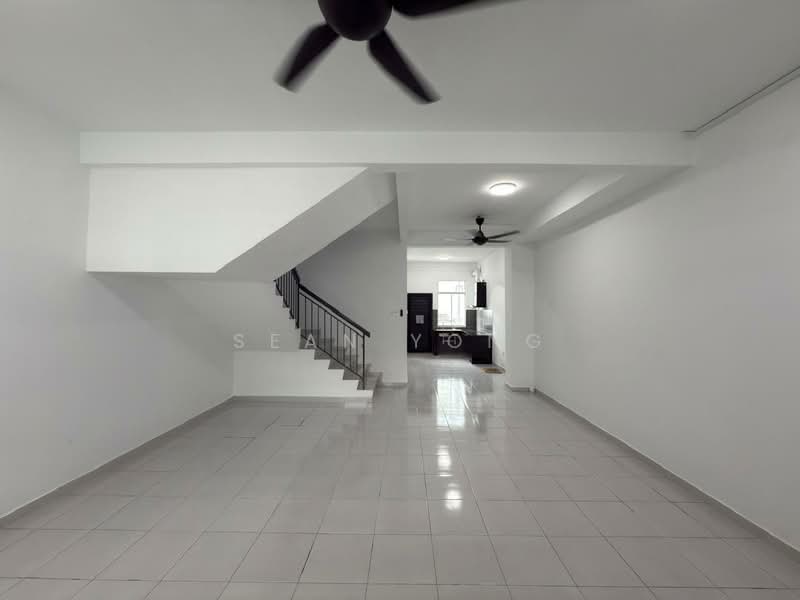 Rumah Teres 2 Tingkat untuk Dijual di Taman Scientex Rawang (Rawang) - Sean Yong - Living Room - PropertyGuru.com.my