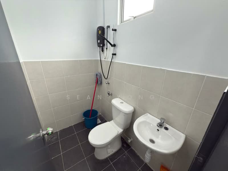 Rumah Teres 2 Tingkat untuk Dijual di Taman Scientex Rawang (Rawang) - Sean Yong - Bathroom - PropertyGuru.com.my