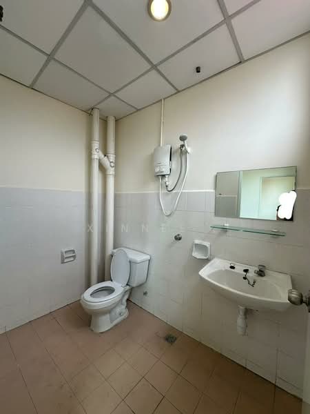Kondominium untuk Disewa di Sri Pangkor Condominium - Xinnee . - Bathroom - PropertyGuru.com.my