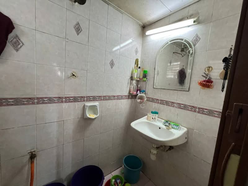 Apartment for Sale at Subang Perdana Goodyear Court 10 - Wilson Chin - Bathroom - PropertyGuru.com.my