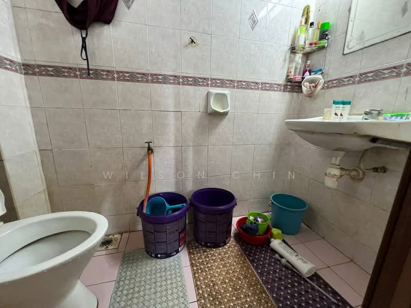 Apartment for Sale at Subang Perdana Goodyear Court 10 - Wilson Chin - Bathroom - PropertyGuru.com.my