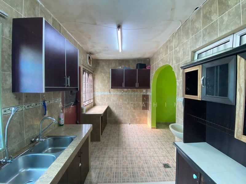 Rumah Teres 2 Tingkat untuk Dijual di Taman Seri Mewah (Kajang) - Azli Ibrahim - Kitchen - PropertyGuru.com.my
