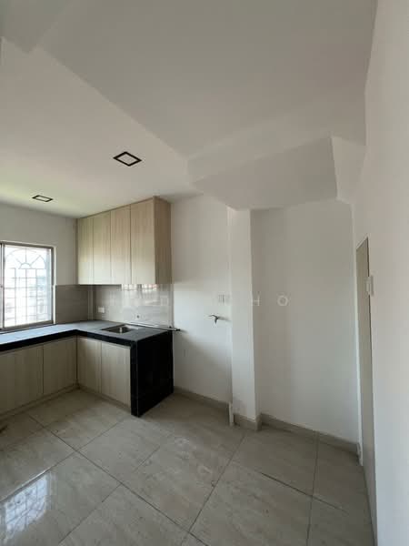 Rumah Flat untuk Dijual di Symphony Court - Eddie Ho - Kitchen - PropertyGuru.com.my