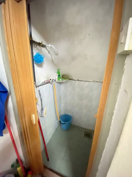 Rumah Teres 2 Tingkat untuk Dijual di Taman Lampam (Seberang Jaya) - Aswad . - Bathroom - PropertyGuru.com.my