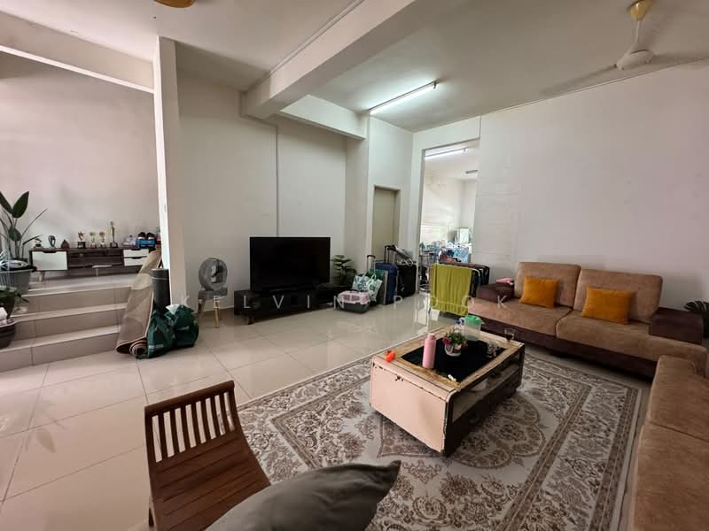 Rumah Teres 2 Tingkat untuk Dijual di Bandar Sri Sendayan (Negeri Sembilan) - Kelvin Pook - Living Room - PropertyGuru.com.my