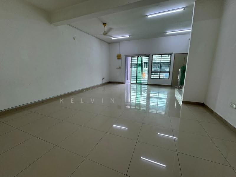 2-storey Terraced House for Sale in Bandar Sri Sendayan (Negeri Sembilan) - Kelvin Pook - Living Room - PropertyGuru.com.my